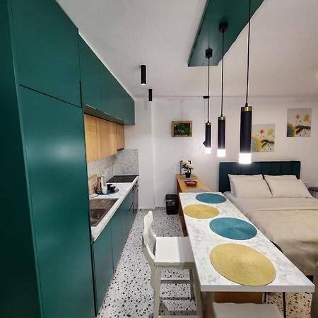 Pietro Guesthouse Тирана Экстерьер фото