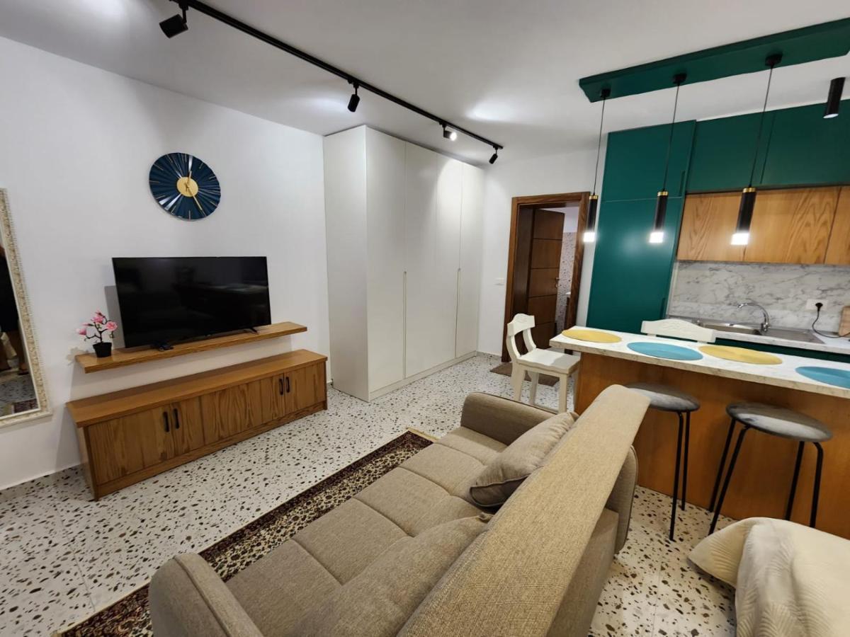 Pietro Guesthouse Тирана Экстерьер фото